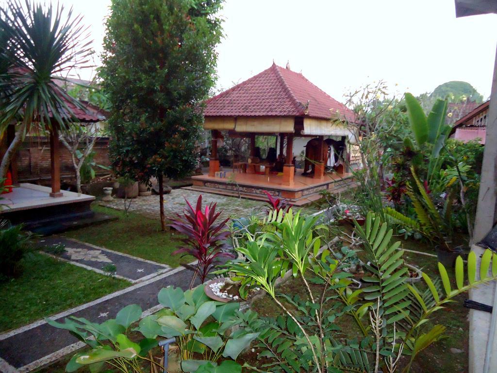 Dewa Put Pensión Ubud Exterior foto