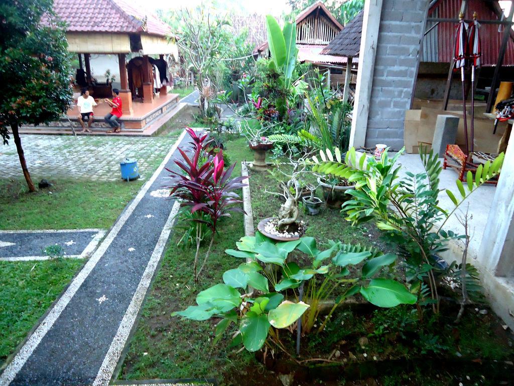 Dewa Put Pensión Ubud Exterior foto