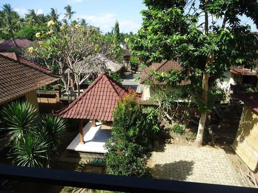Dewa Put Pensión Ubud Exterior foto